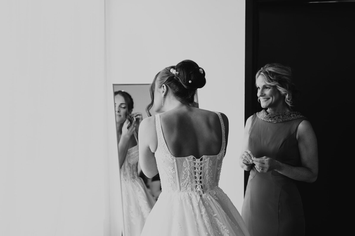 RitaandGabe-WeddingEngagmentPhotos-Iowa-15