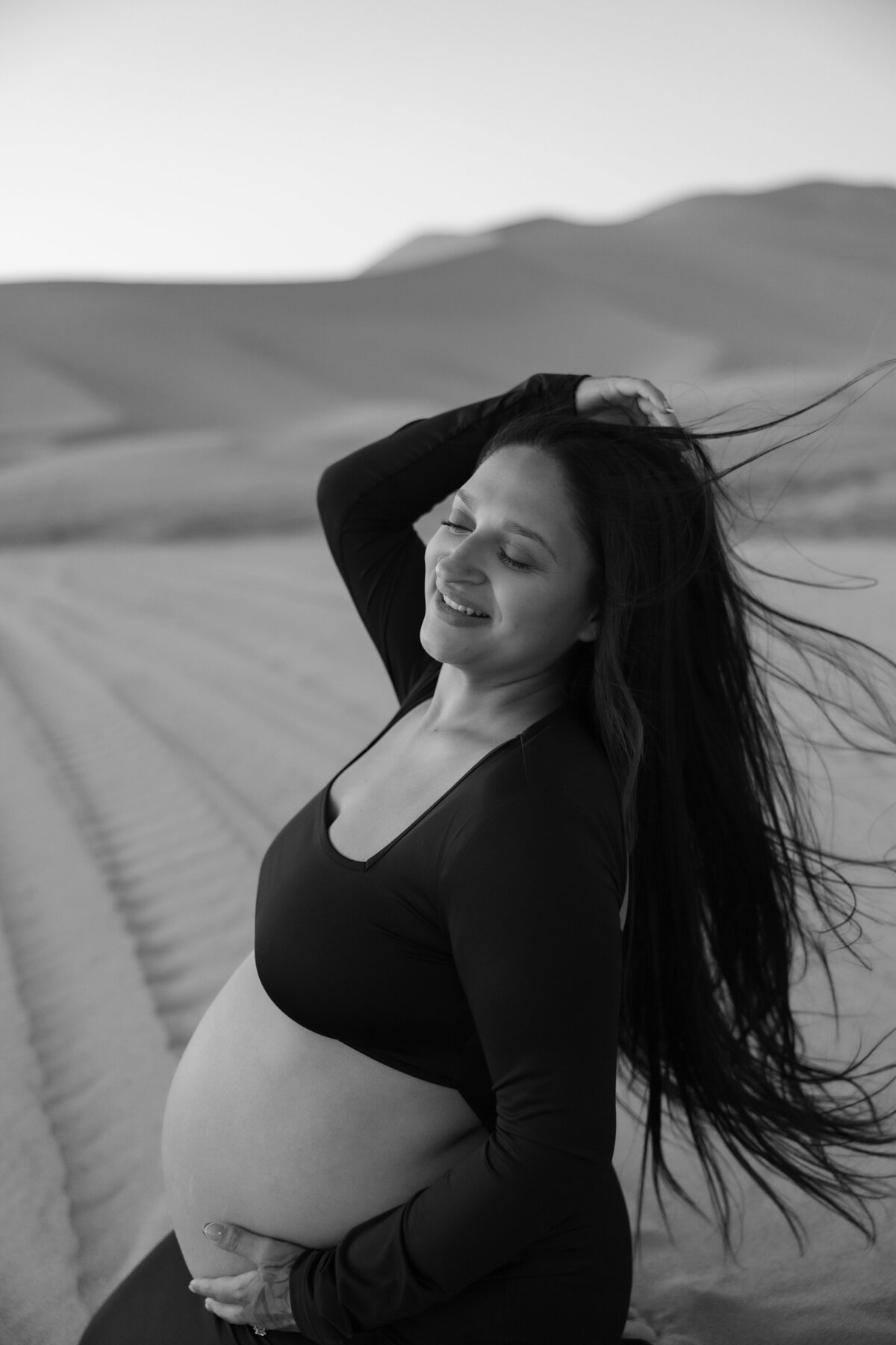 AlyssiaMaternitySandMountain6-25-25-268