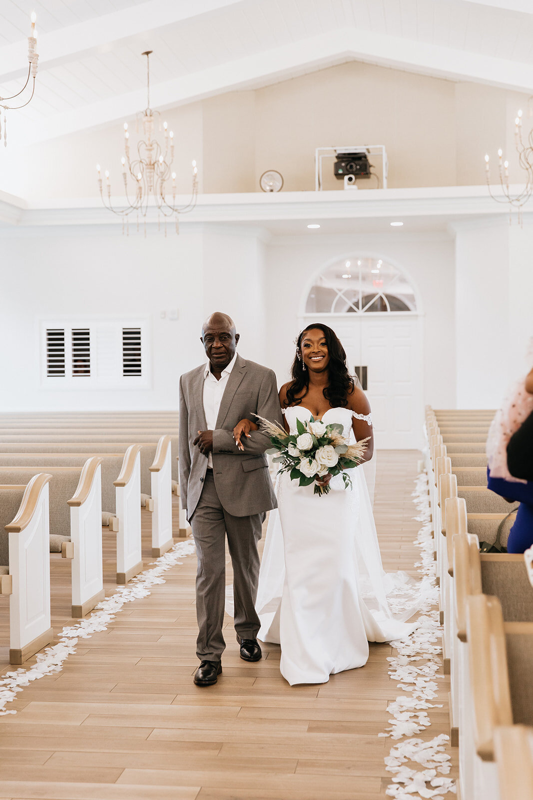 jessica-cruz-photography-harborside-chapel-elope-tampa-chantilly-chic-3