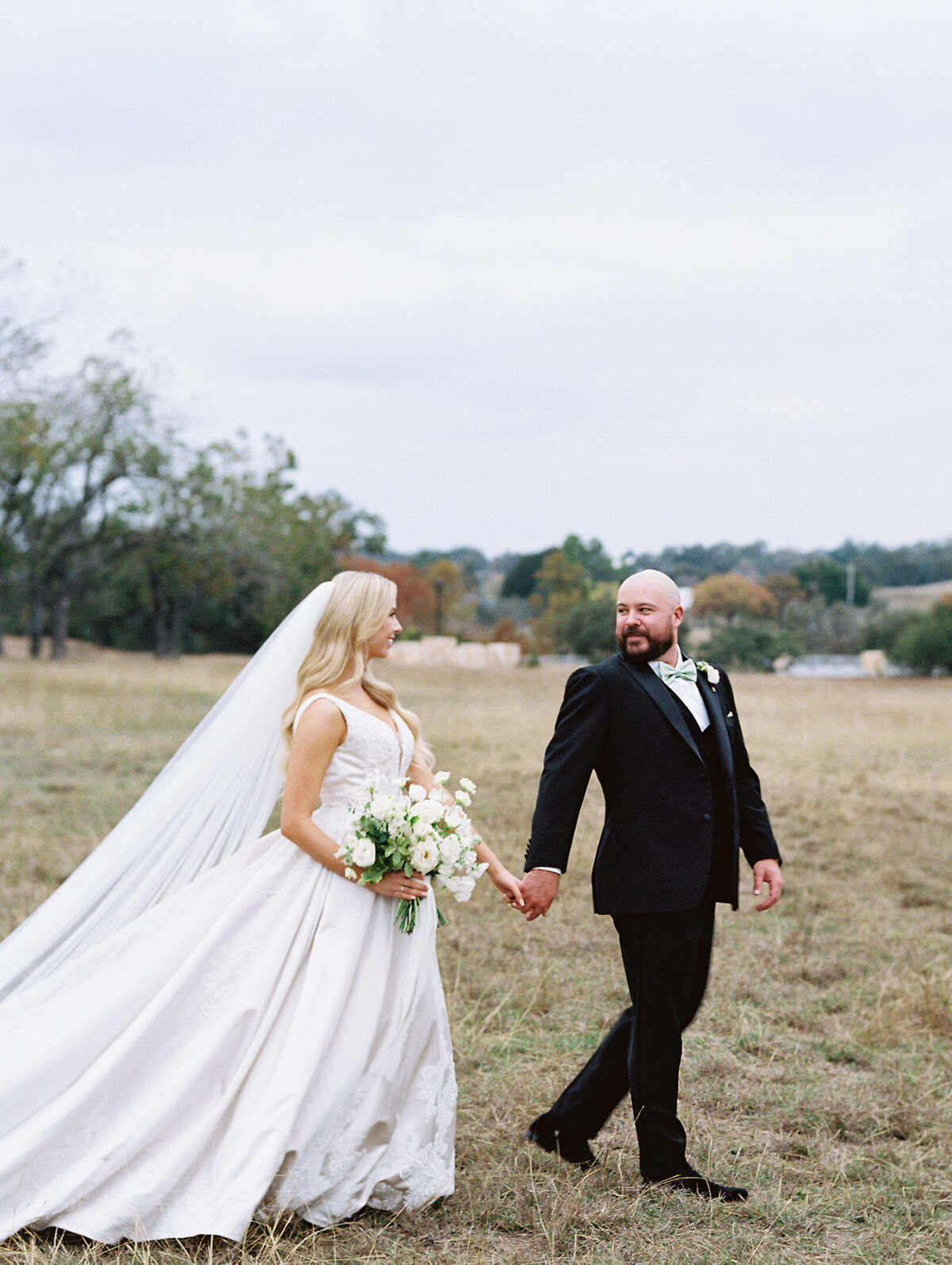 Scared Oaks Wedding | Austin Texas Wedding Photographer-19
