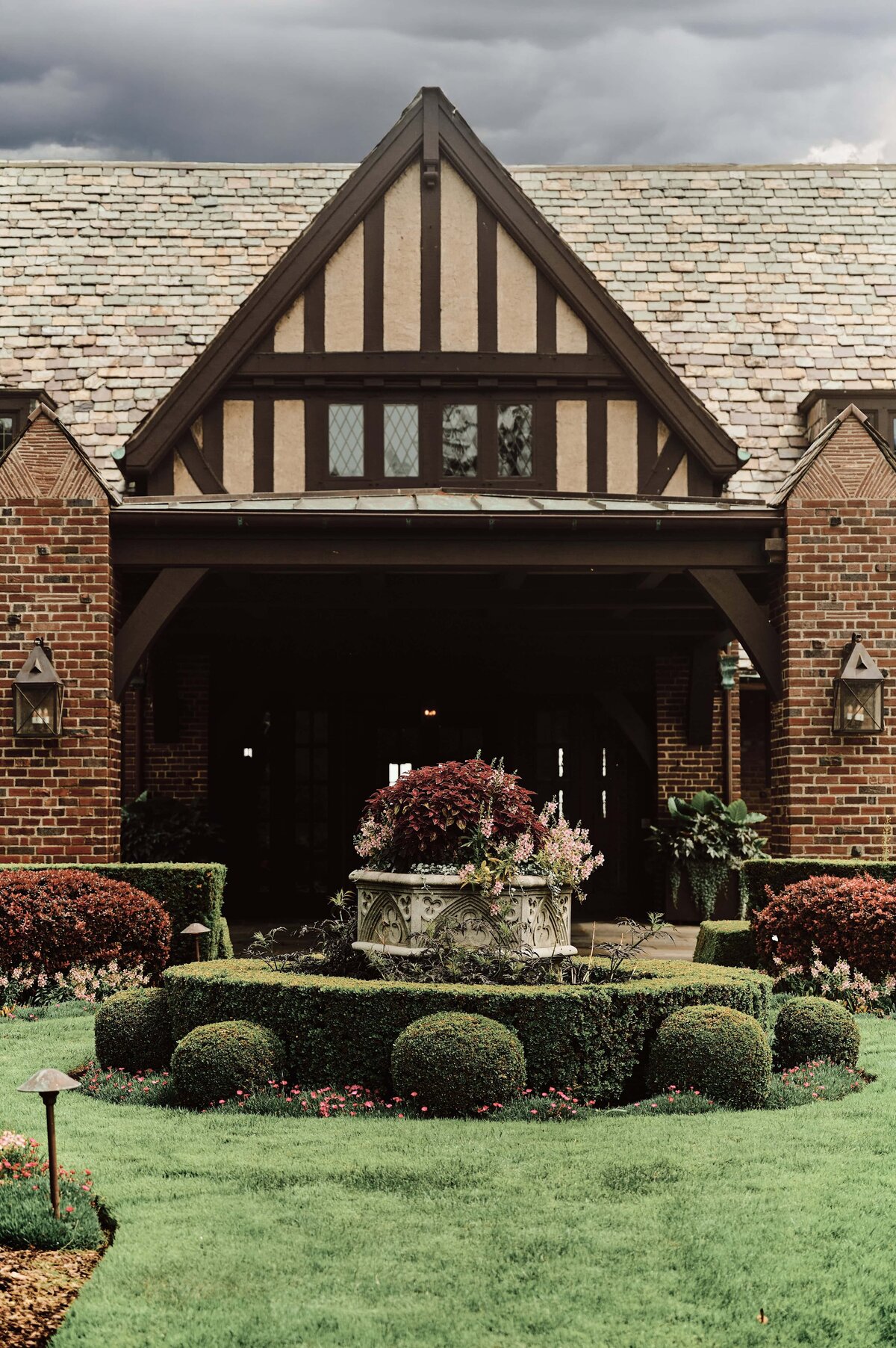 Country-Club-of-Detroit-Wedding_2