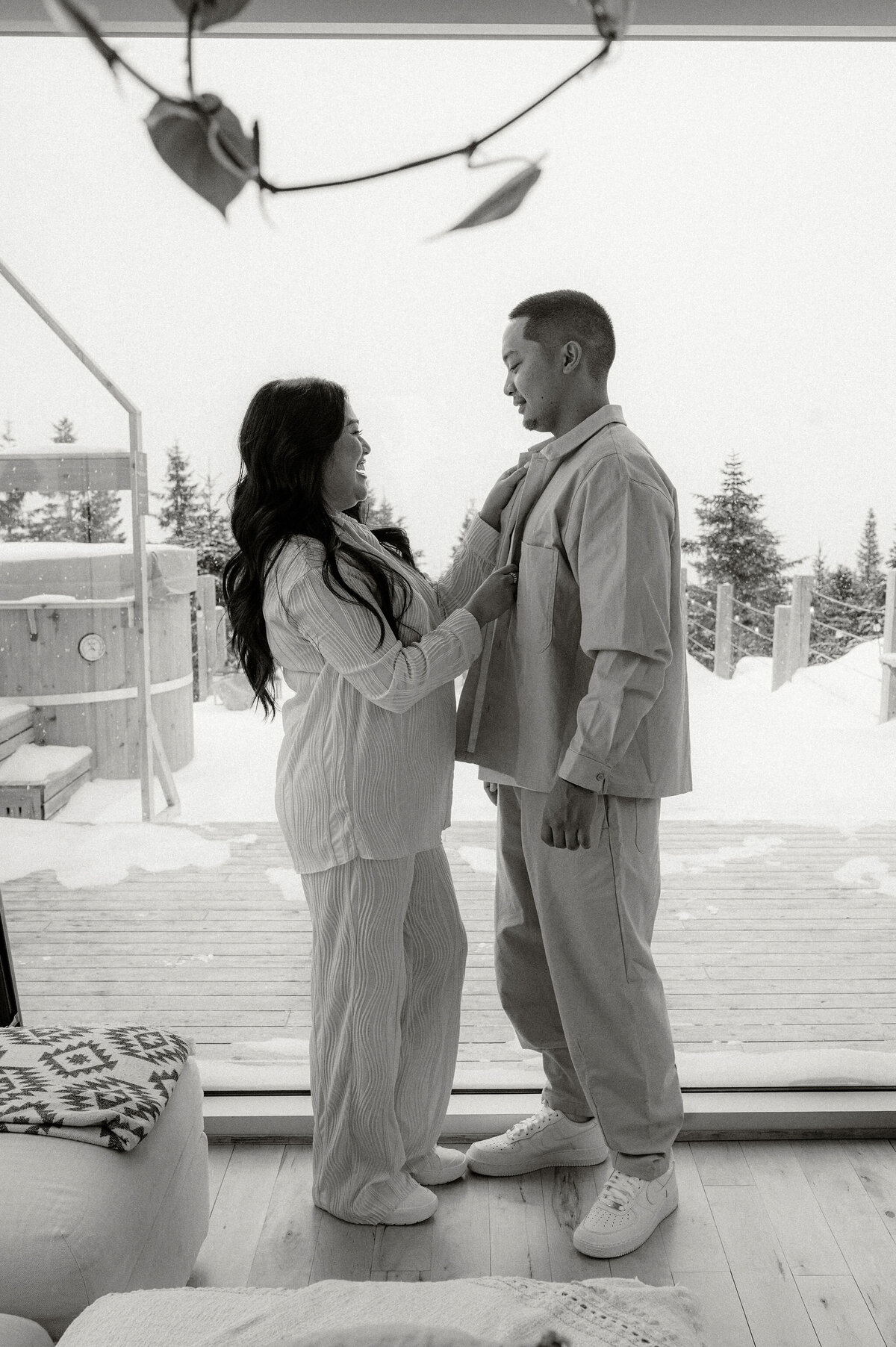 S-R_Winter-Elopement-Quebec-24