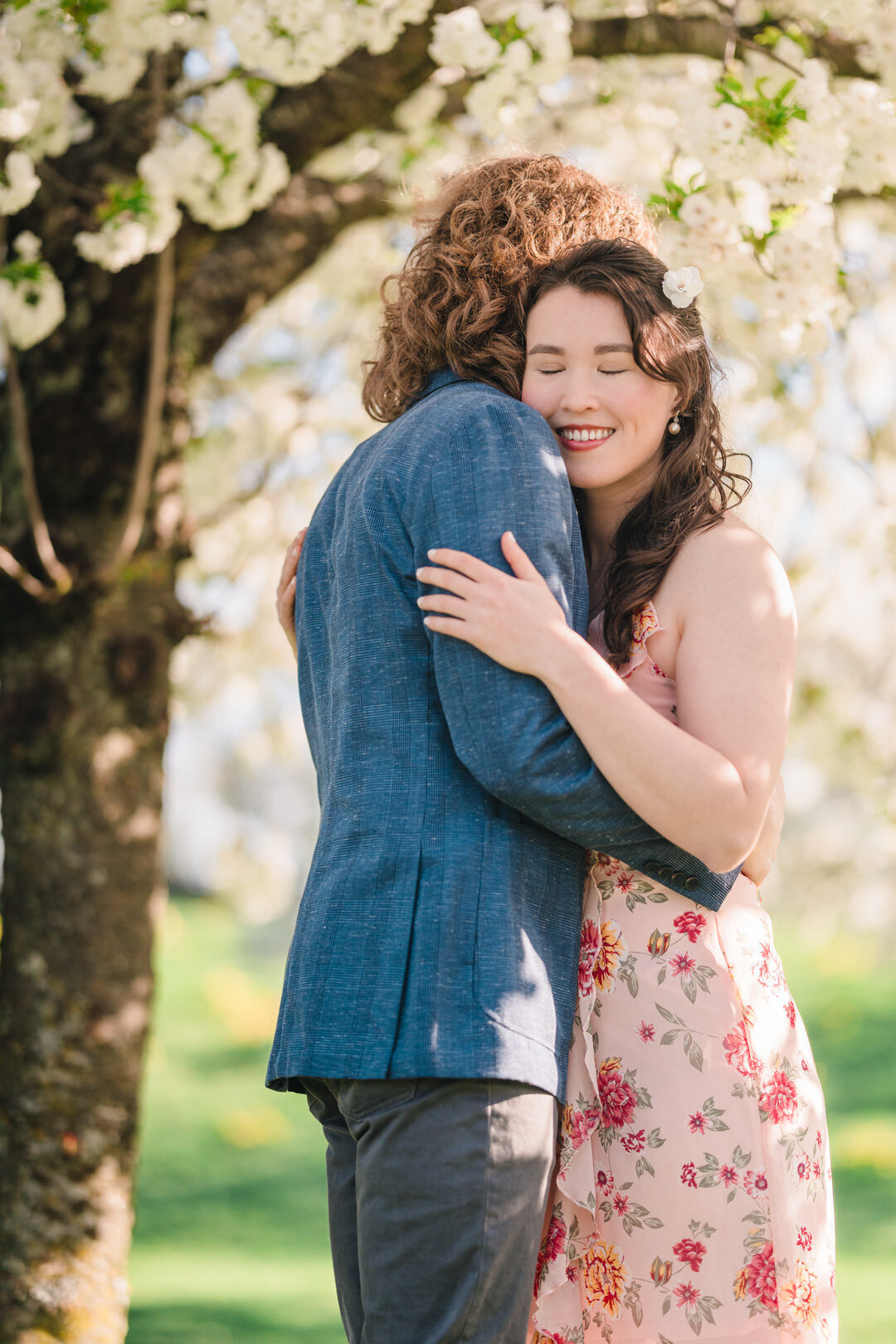 romantic-vancouver-engagement-queen-elizabeth-cherry-blossoms-119