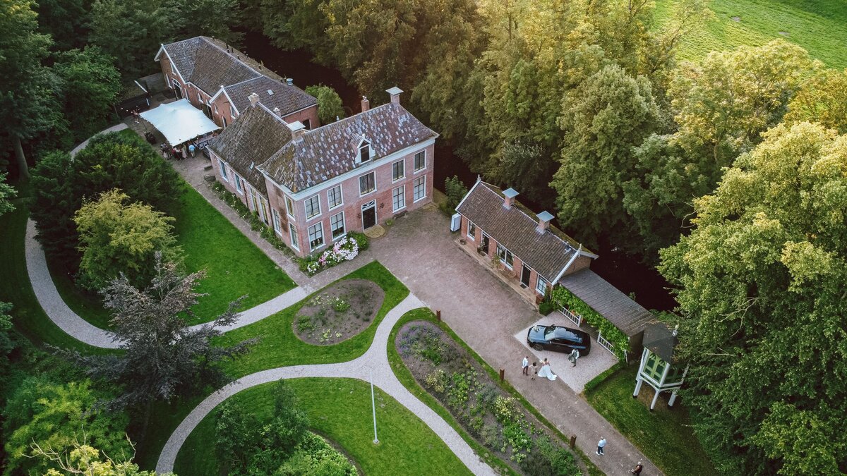 Allersmaborg-Ezinge-trouwen-dronefotografie