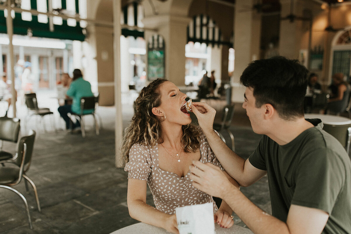 cafe-du-monde-new-orleans-engagement-photo-8