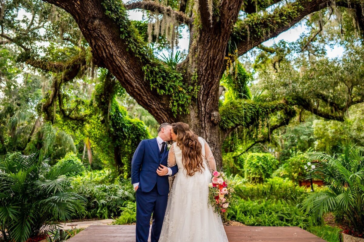 Del-Favero-Oasis-Wedding-Tampa-florida elopements-chantilly chic celebrations-maddness-photography-09635