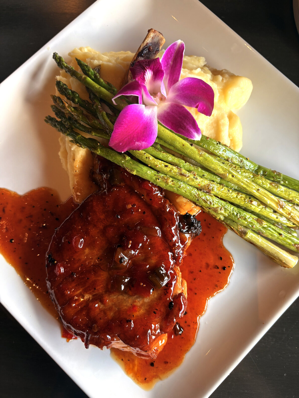 712 Eat + Drink in Council Bluffs, IA