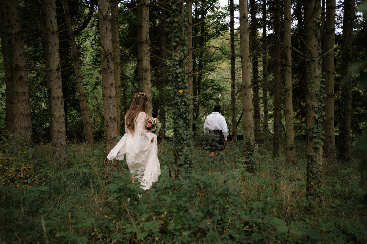 documentary wedding photographer