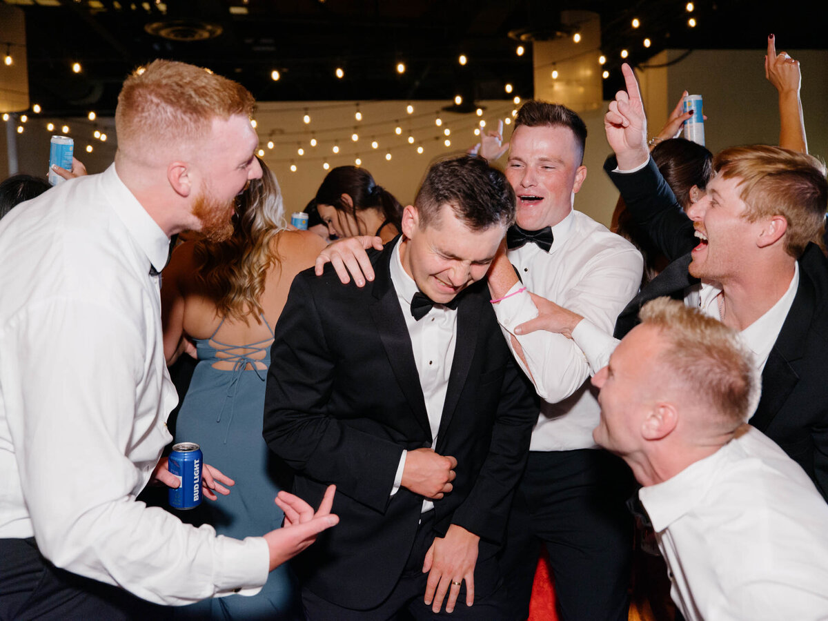 Timeless wedding at Windows on the River in Cleveland