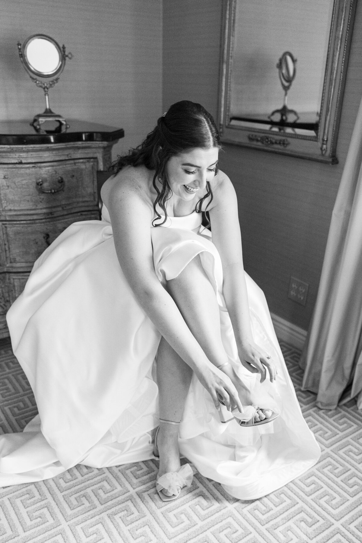 kim-dan-wedding-the-delamar-greenwich-ct-getting-ready-29