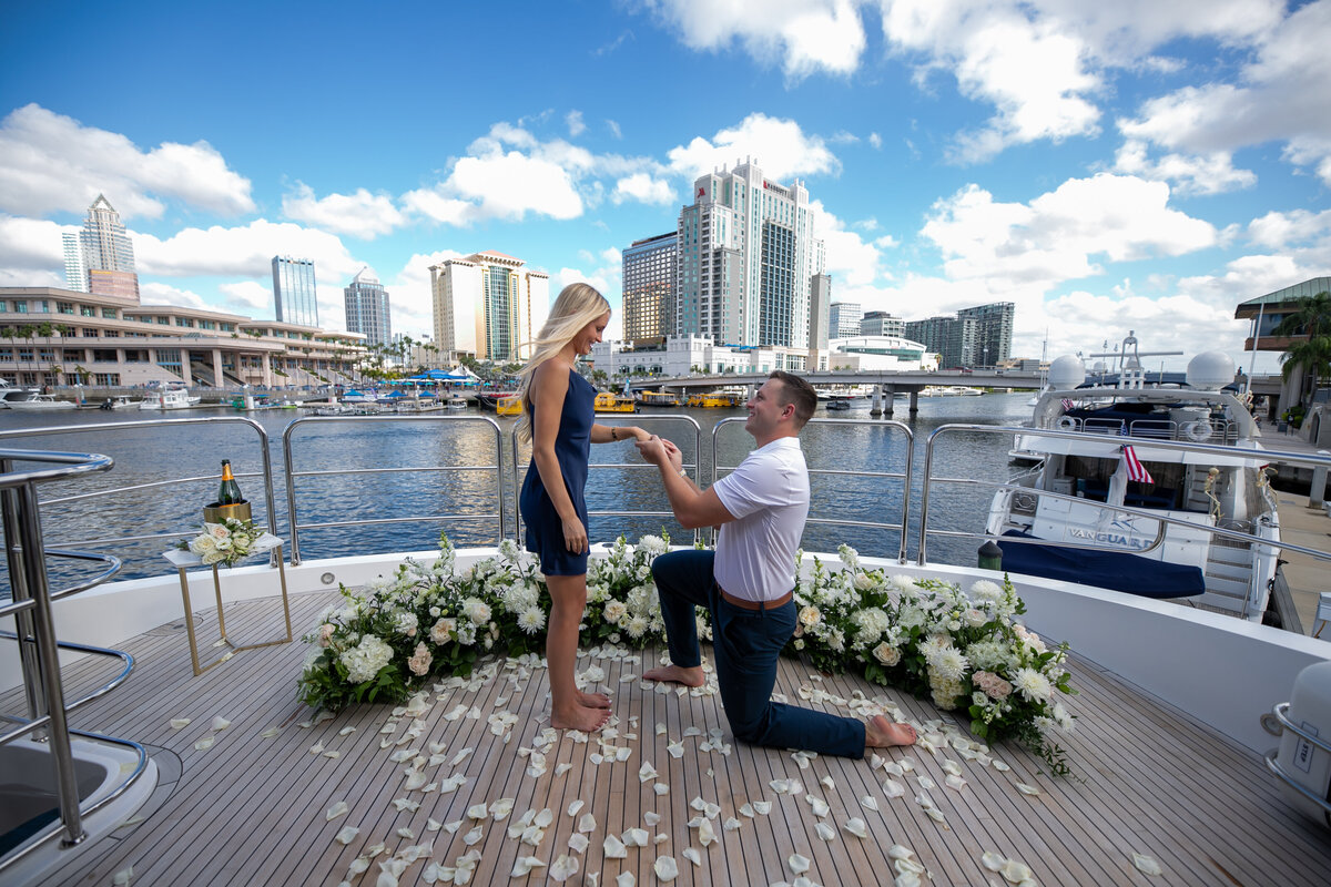 foto-bohemia-tampa-bay-yacht-proposal-chantilly-chic-celebrations-15