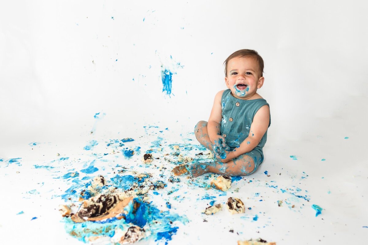 Nashville-cake-smash-photographer-for-first-birthday