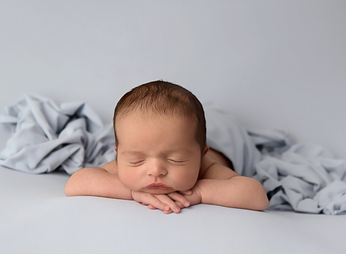 Best-affordable-simplistic-posed-newborn-keller-dfw-baby-newborn-photographer-LAN_7718E