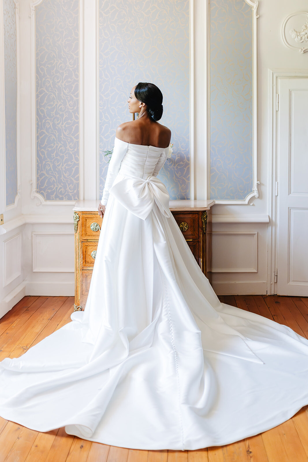 MorganeBallPhotography-Wedding-ChrisKim-ChateaudeVezins-Weddingday-02-GettingReadyKim-84-