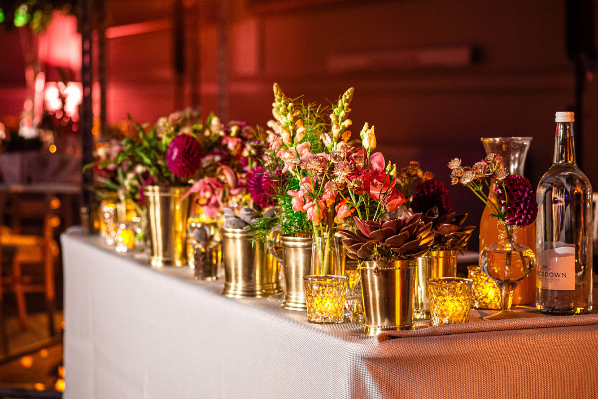 The-Asian-Wedding-Club---Top-Table-Arrangement