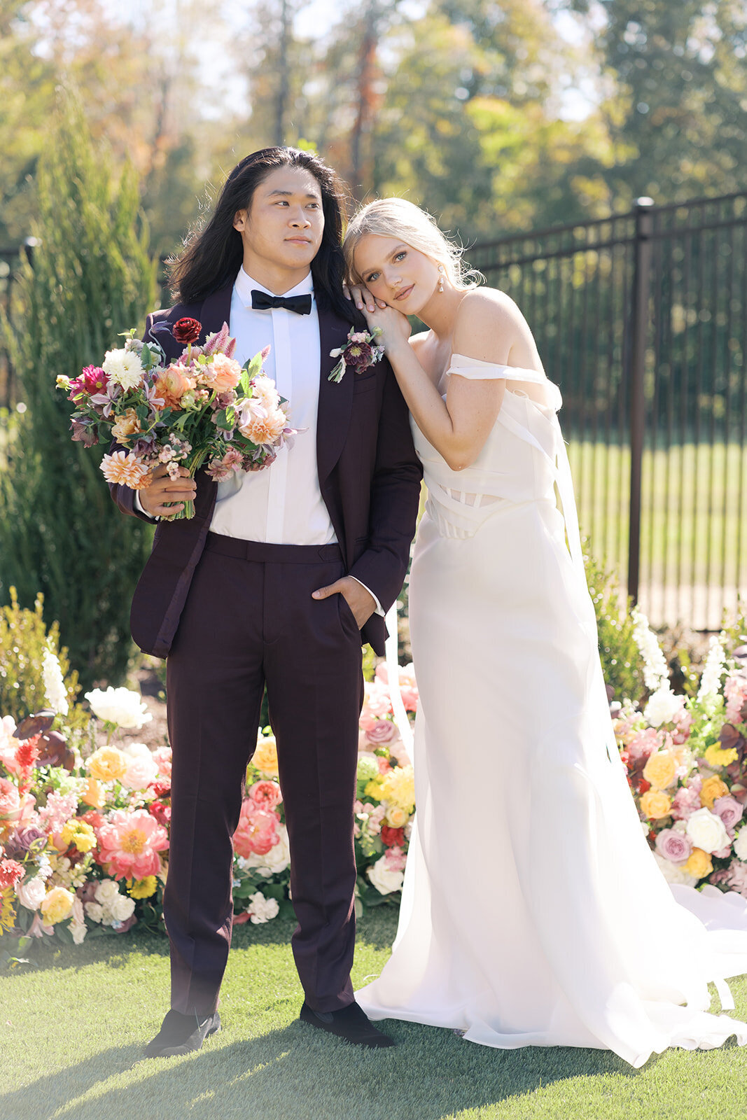 bride and groom couples photos outside donovan manor