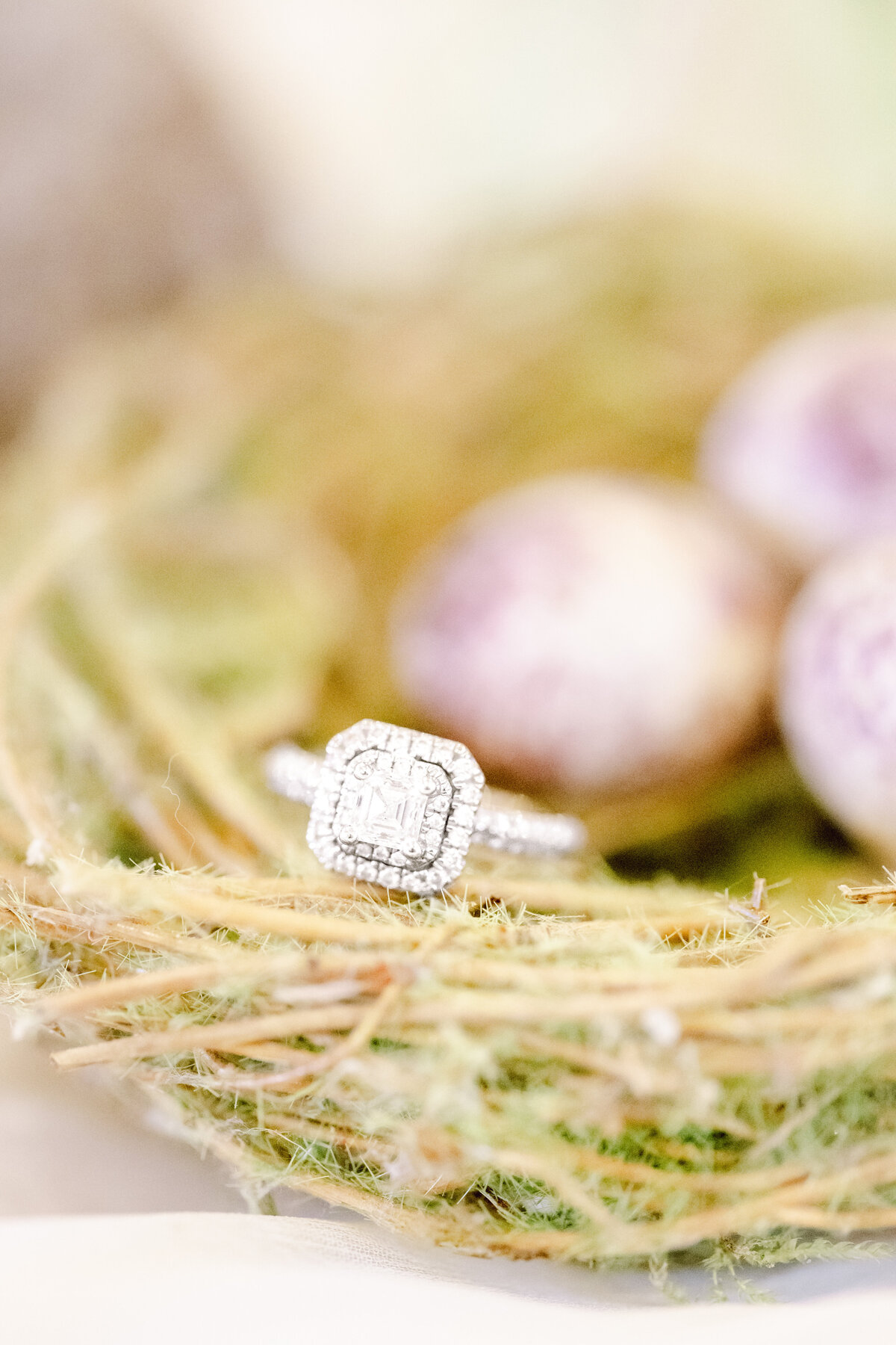 engagement ring diamond nest