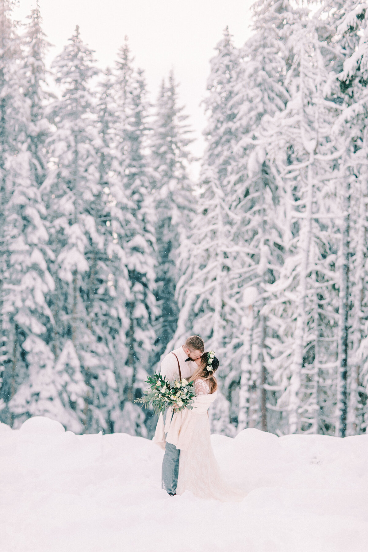 Winter Mount Hood Wedding, Rachel Howerton Photography (46)