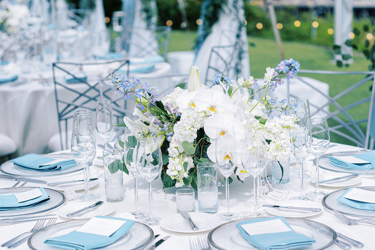 Luxurious-White-Admirals-House-Wedding-Flora-Nova-Design-Seattle-00007