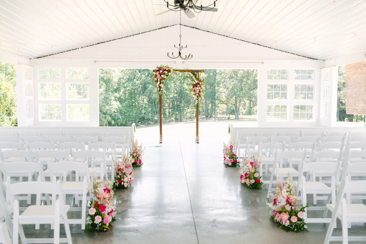 Sneak Peek - Erin & Daniel Ivory Barn-17 (1)