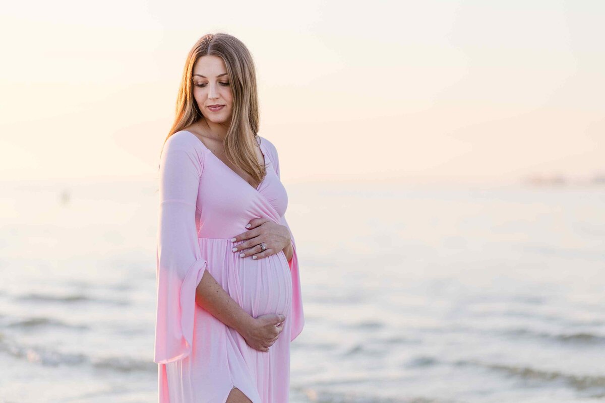 19-beach-maternity
