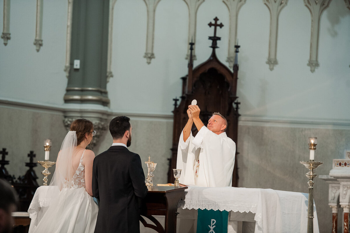 catholic-wedding-summer-indianapolis-indiana-st-johns-indy-catholic-church-37