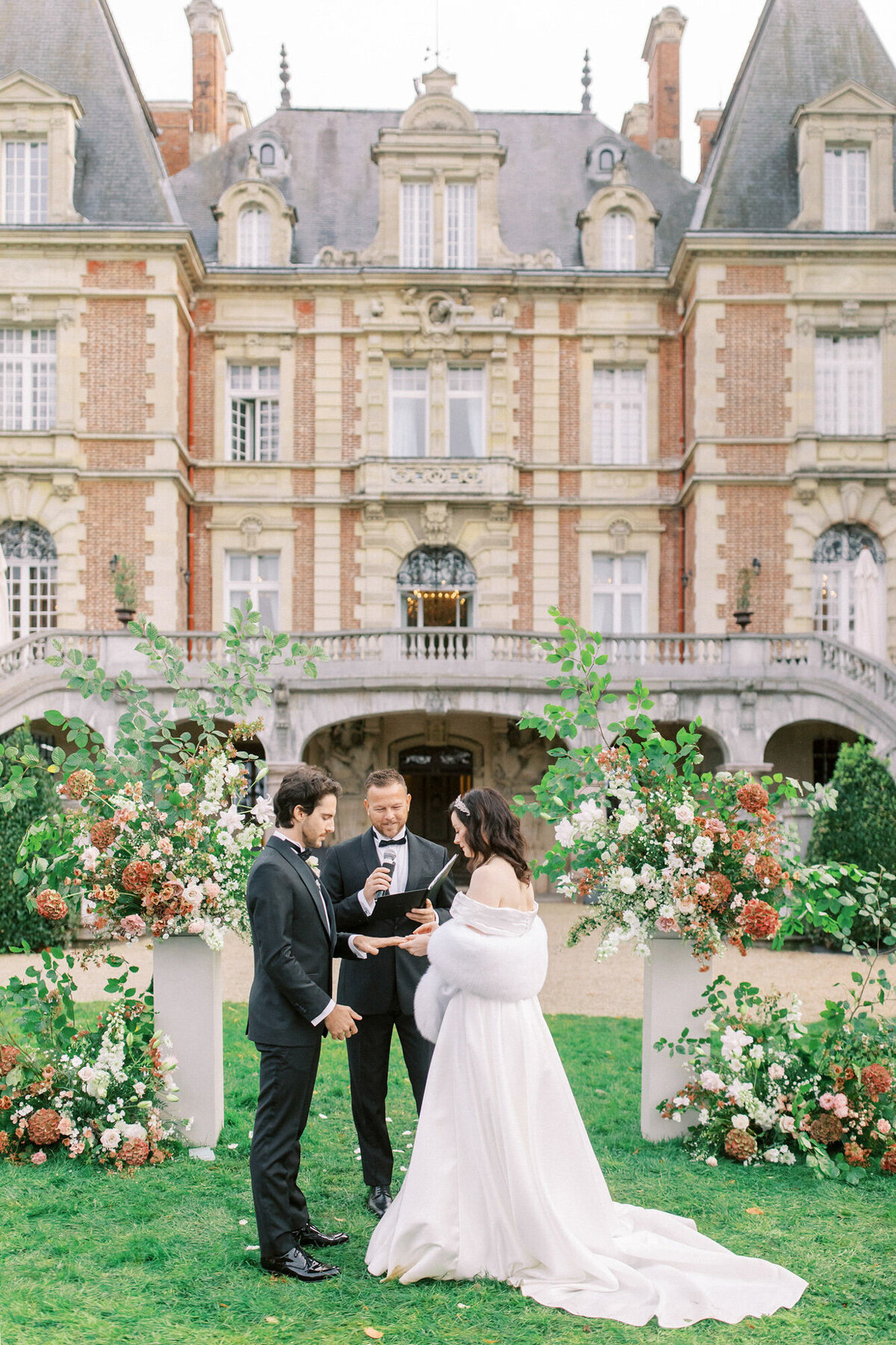 Maïlys Fortune Photography Husband Wife Wedding Weddings Photography France Switzerland Italy Timeless Dreamy Imagery Bilingual French English Destination Weddings Destination Wedding Provence French Riviera Paris Lake Como Tuscany96