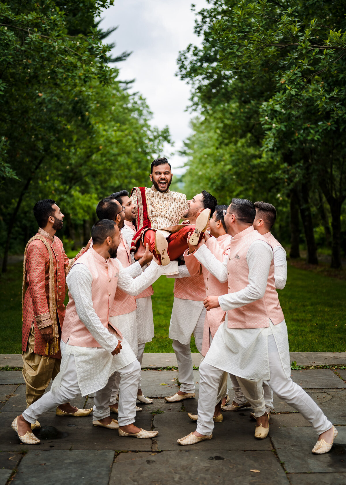 Discover New Jersey's premier luxury Indian wedding vendors. Contact Ishan Fotografi for more information.