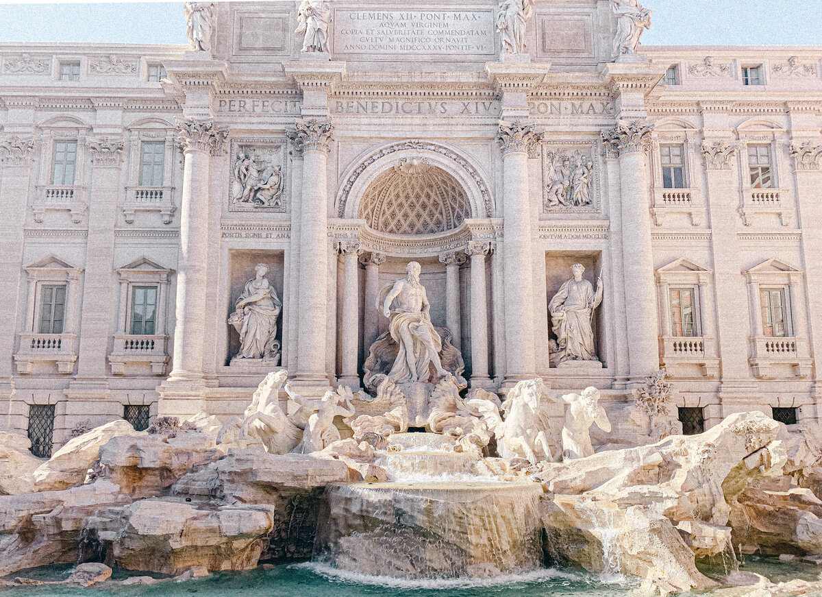 Portrait of the Trevi fountains in Rome.
