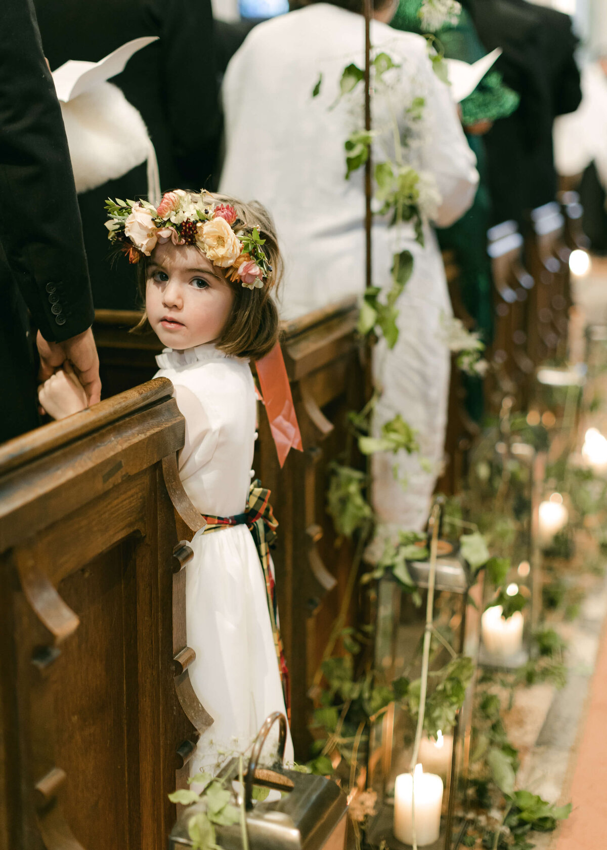 chloe-winstanley-wedding-oxford-gsp-ceremony-flower-girl