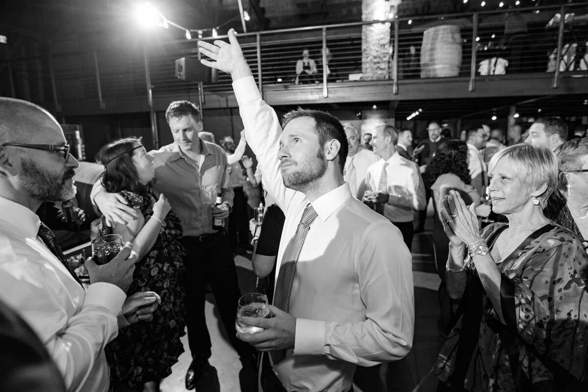Saltwater-farm-vineyard-ct-winery-wedding-photographer.