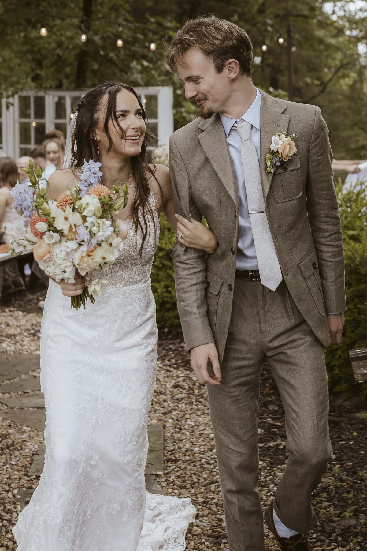 wedding-photography-just-married-documentary-couple-portrait-katey-sutton-photo-missouri