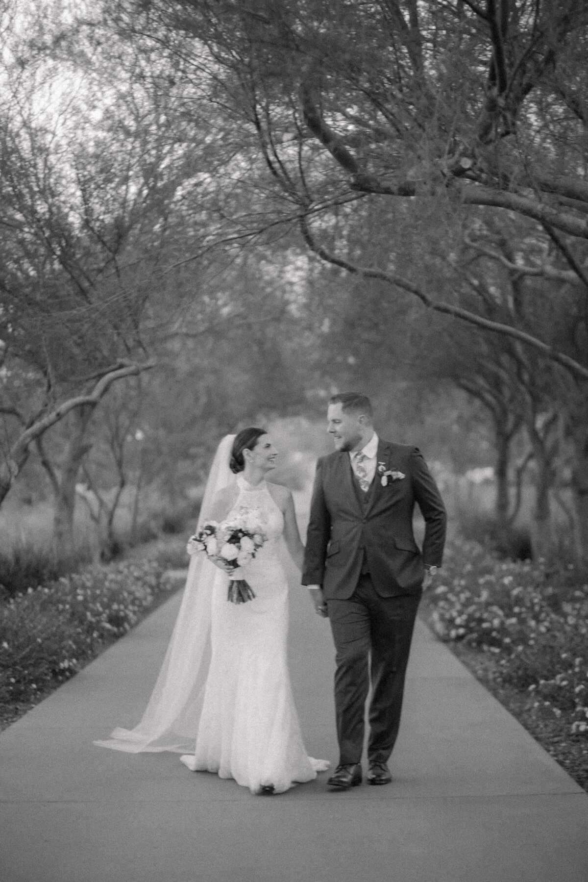 Sarah & Steven Wedding Sneak Peeks-242