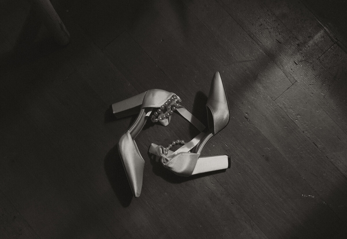wedding shoes, wedding details 