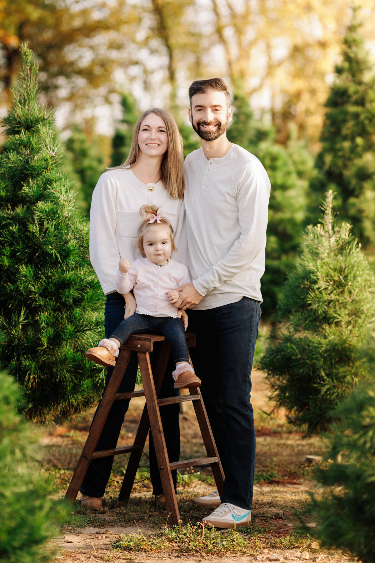 NWA family photographer, Northwest Arkansas best family photography, family portraits near me, professional family photos, family photography packages