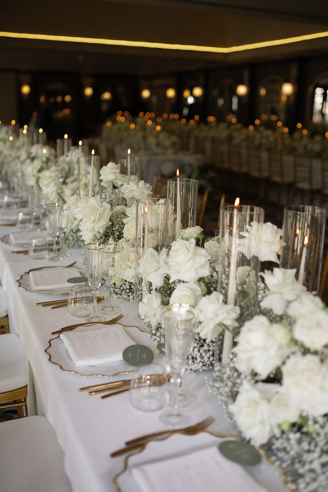 all-white-flowers-wedding-decor