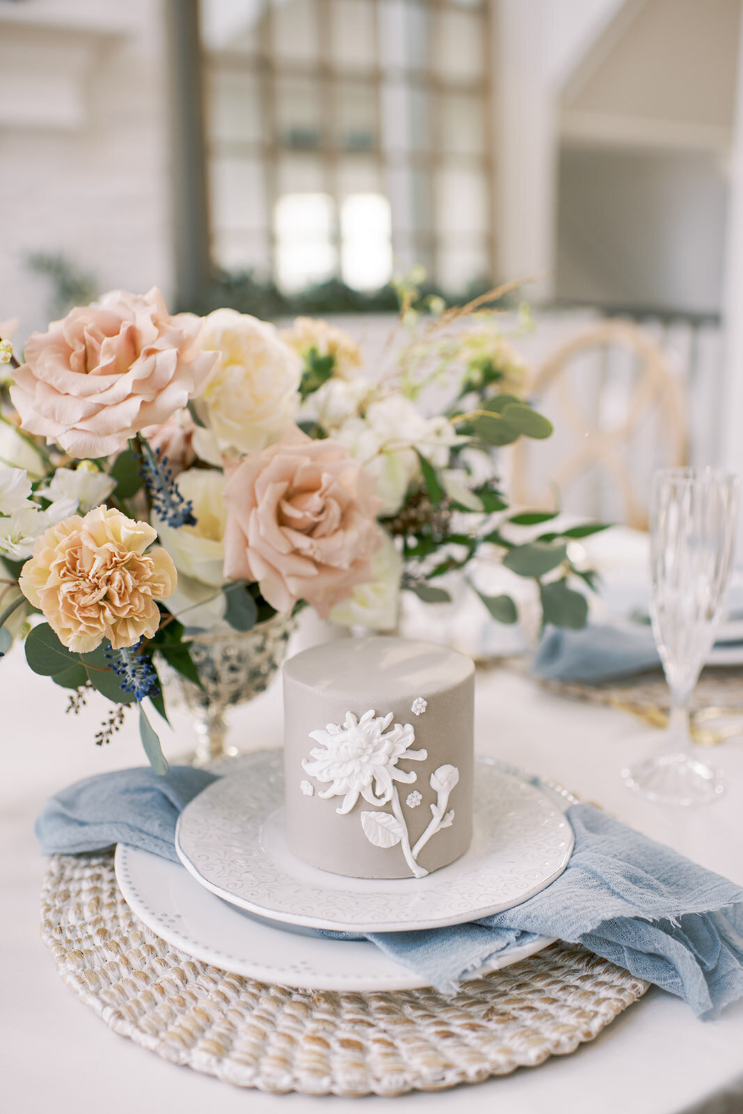 Edmonton-Wedding-Planner-Florals-Wedding-Cake
