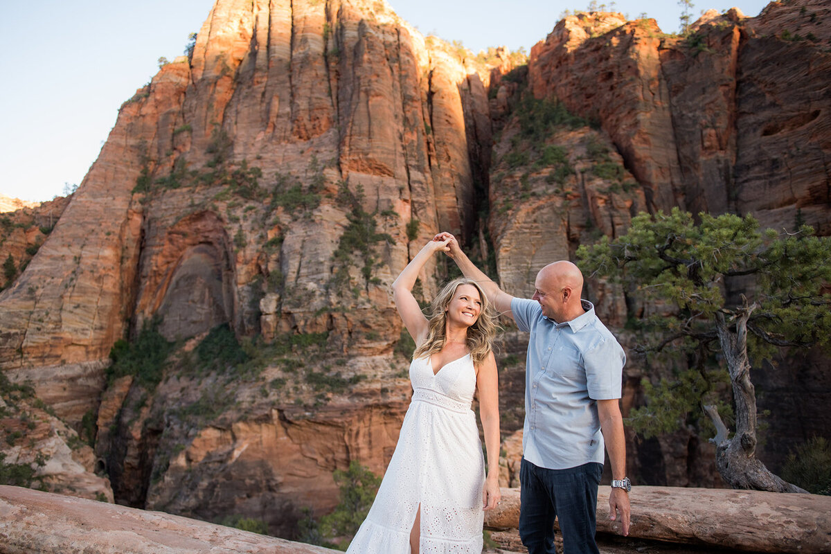 zion-national-park-family-photographer-wild-within-us (17)