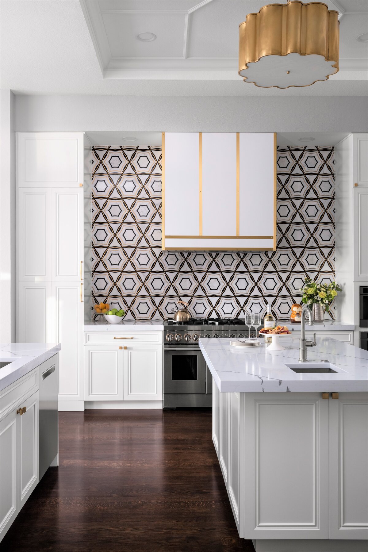 Modern White Kitchen Interior Design With Dark Brown Floor