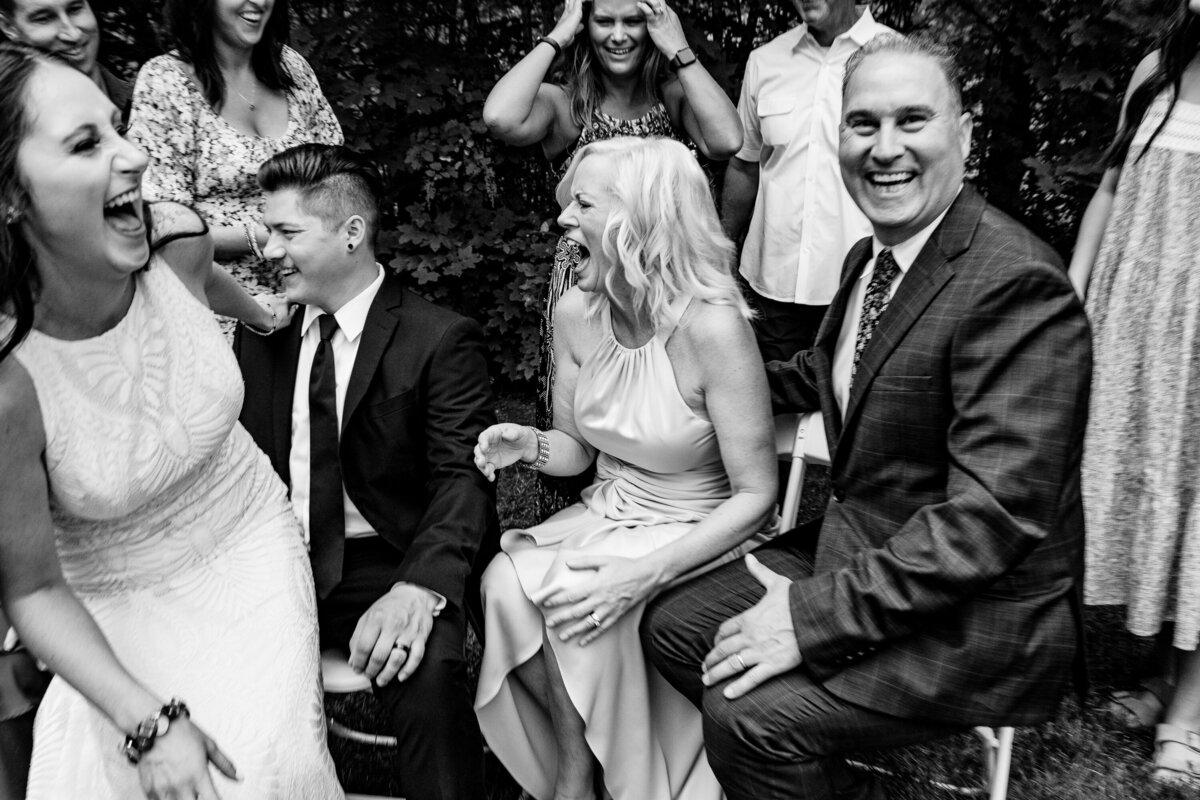 wedding-laugh-family-kellogg