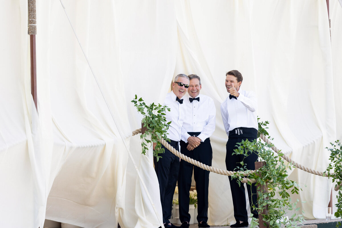 shoreacres-lake-bluff-tent-wedding-by-olivialeigh-55