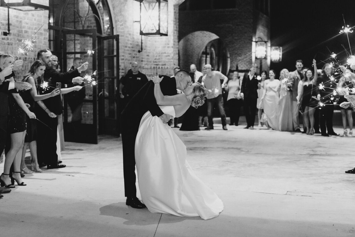 Summer-blush-iron-manor-houston-texas-wedding-36