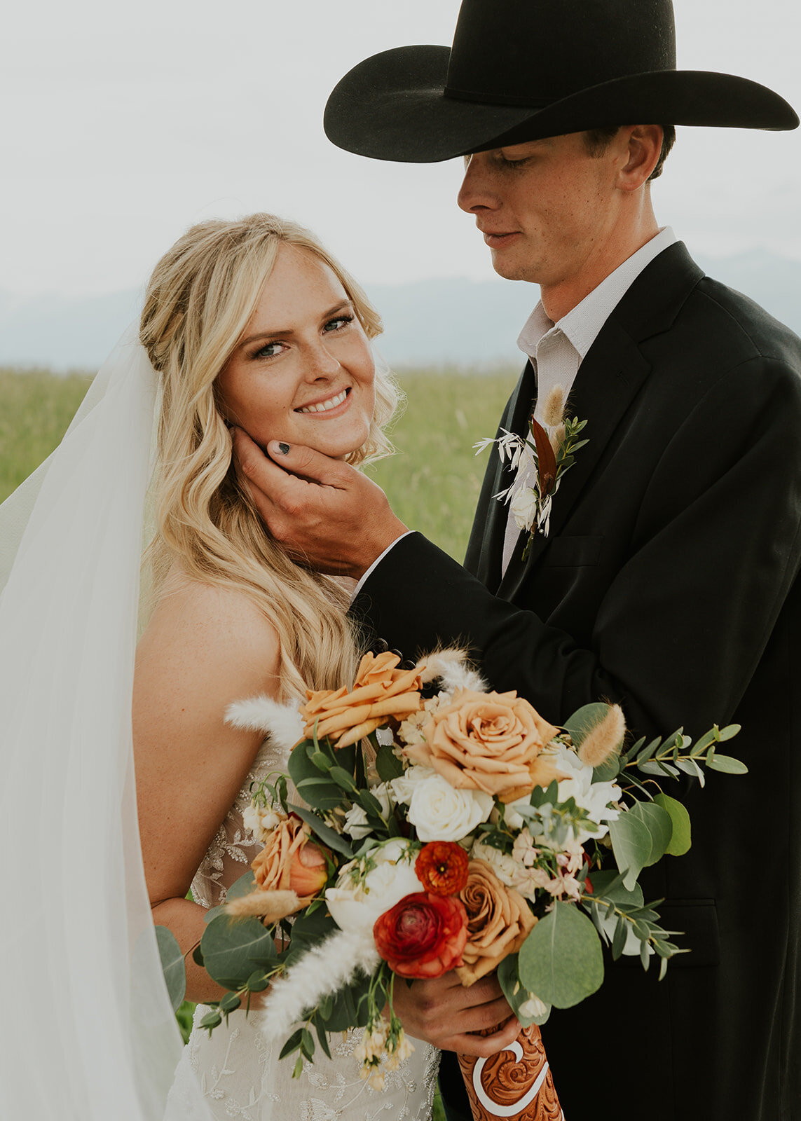 presley-gray-cowboy-luxury-montana-wedding-2347