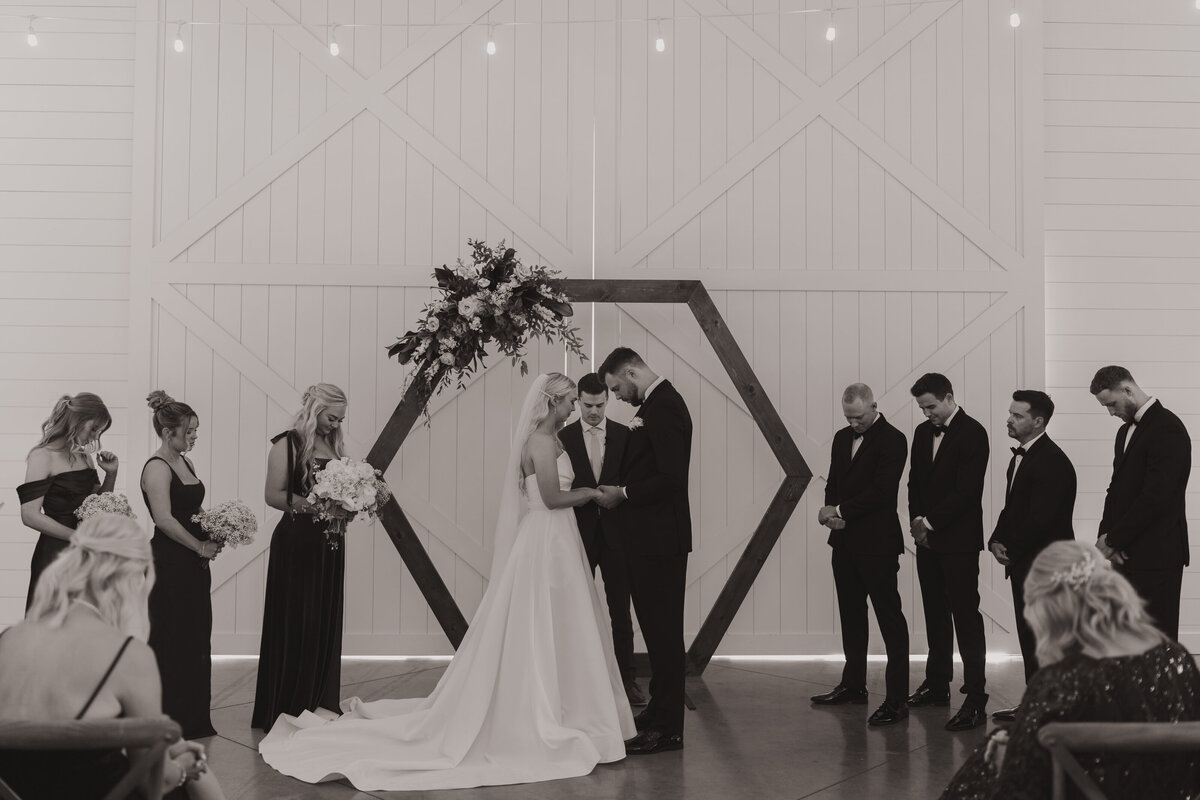 pile-wedding-670