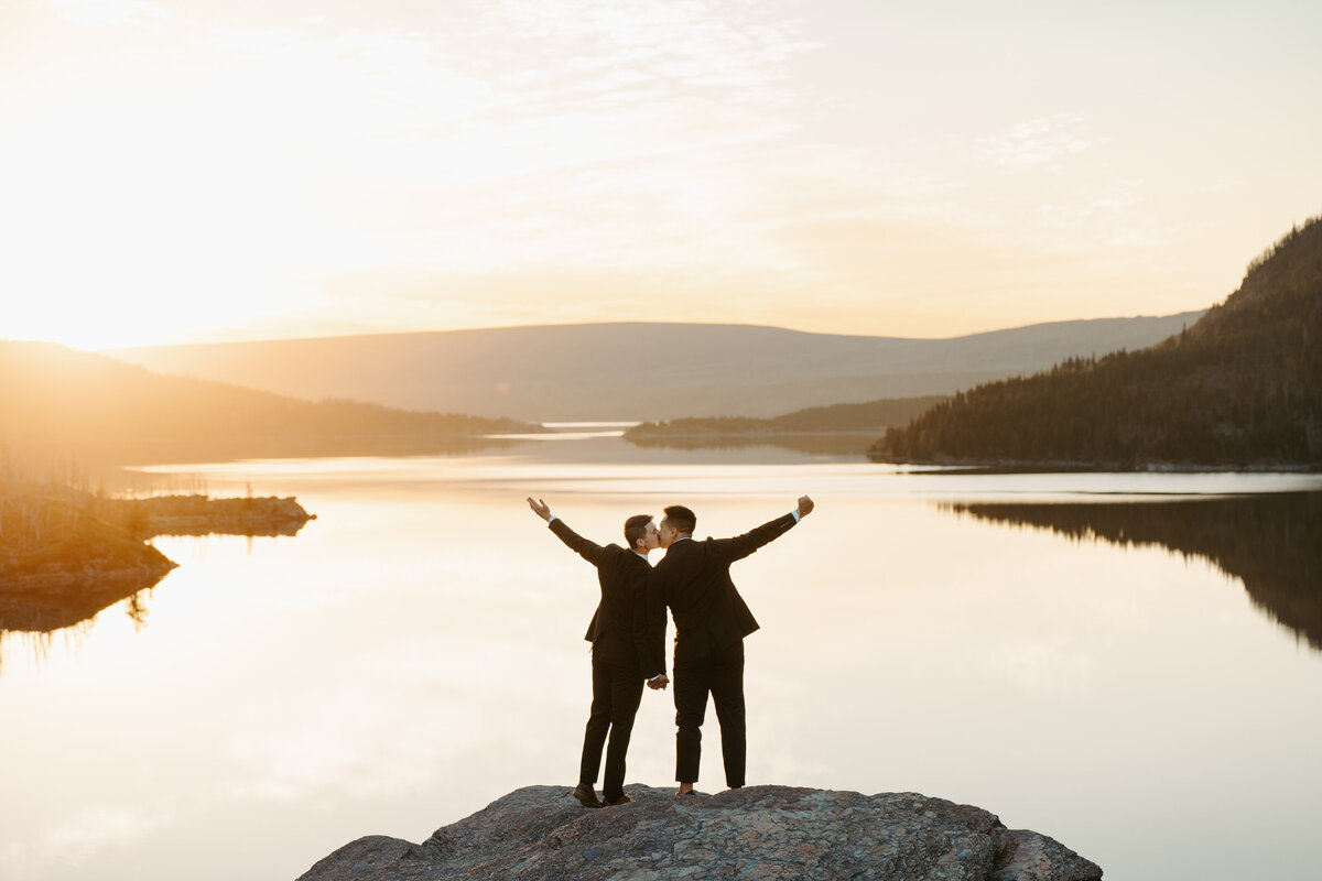 Luke&Dillon-GlacierElopement-VenturetoElope-15
