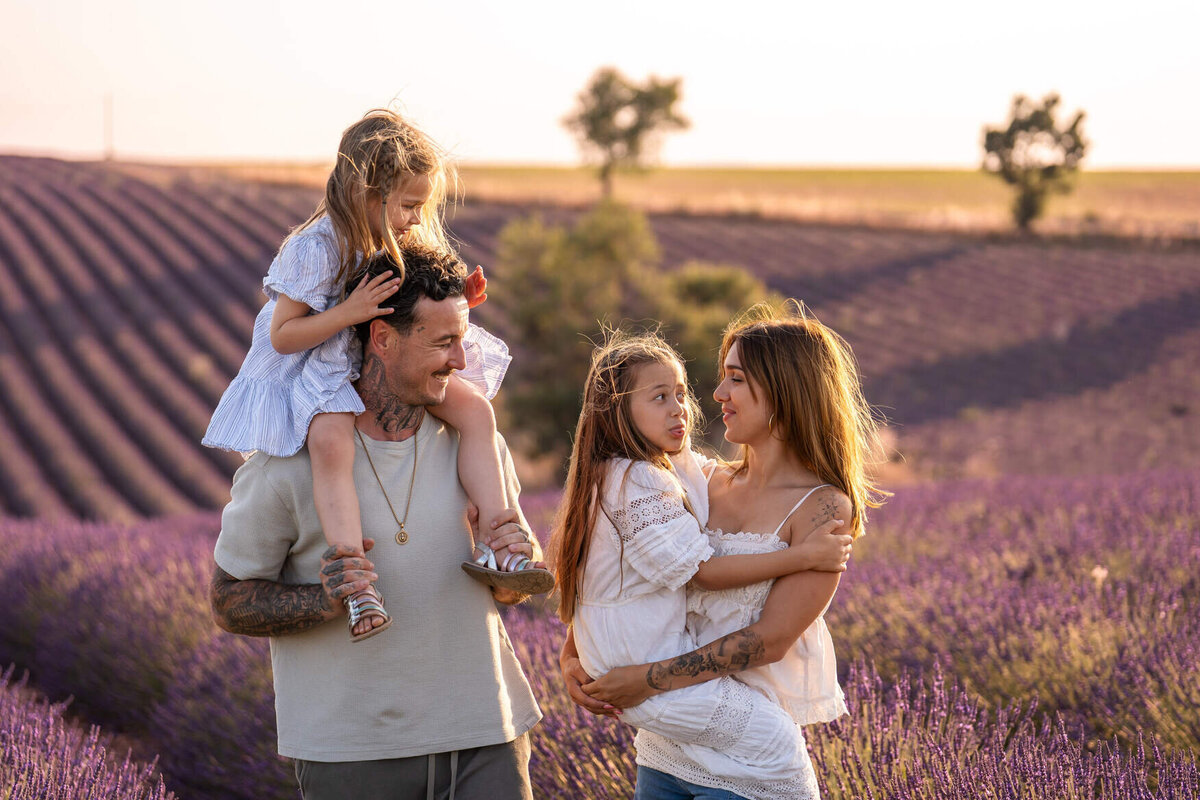 shooting-lavande-provence-couple-famille103