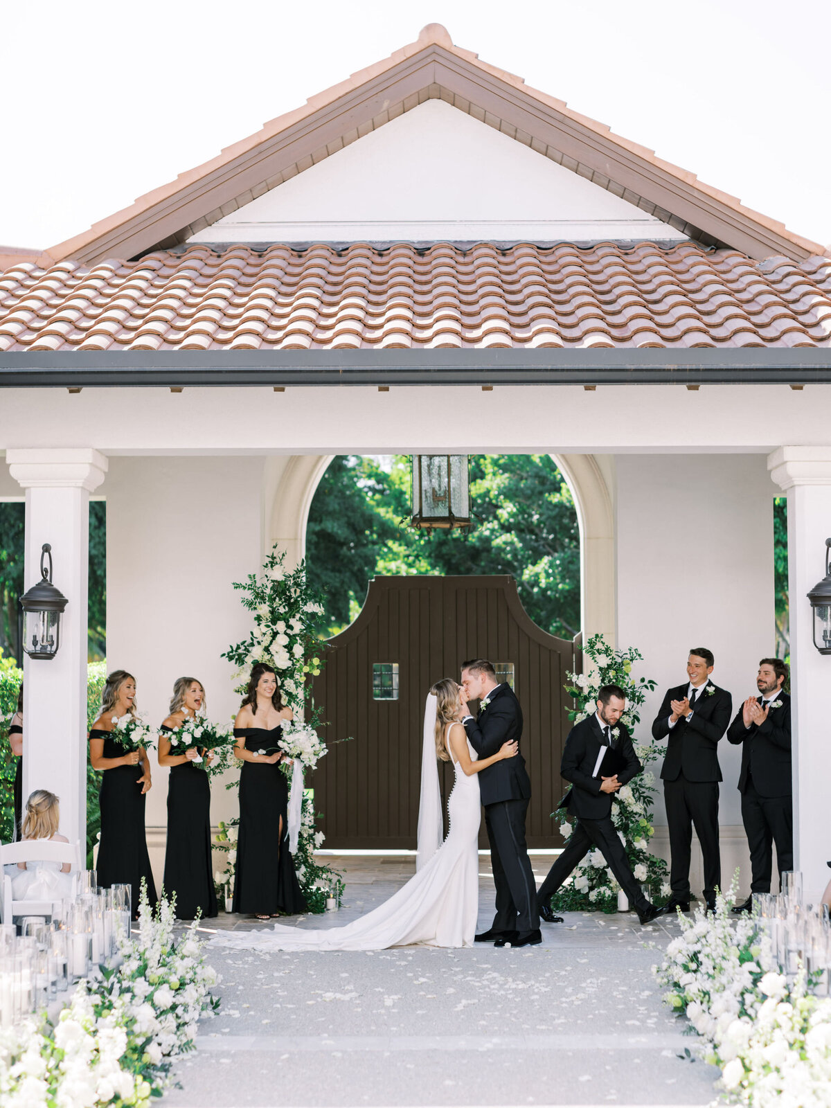 20_TiffaneyChilds-FloridaWeddingPhotographer-Chrissy+Steve-MiromarLakesWedding-Ceremony-62