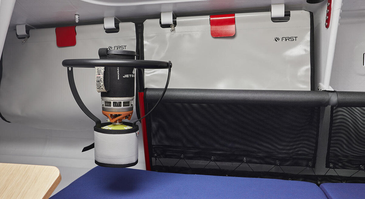 beneteau-first-27SE-interior-5