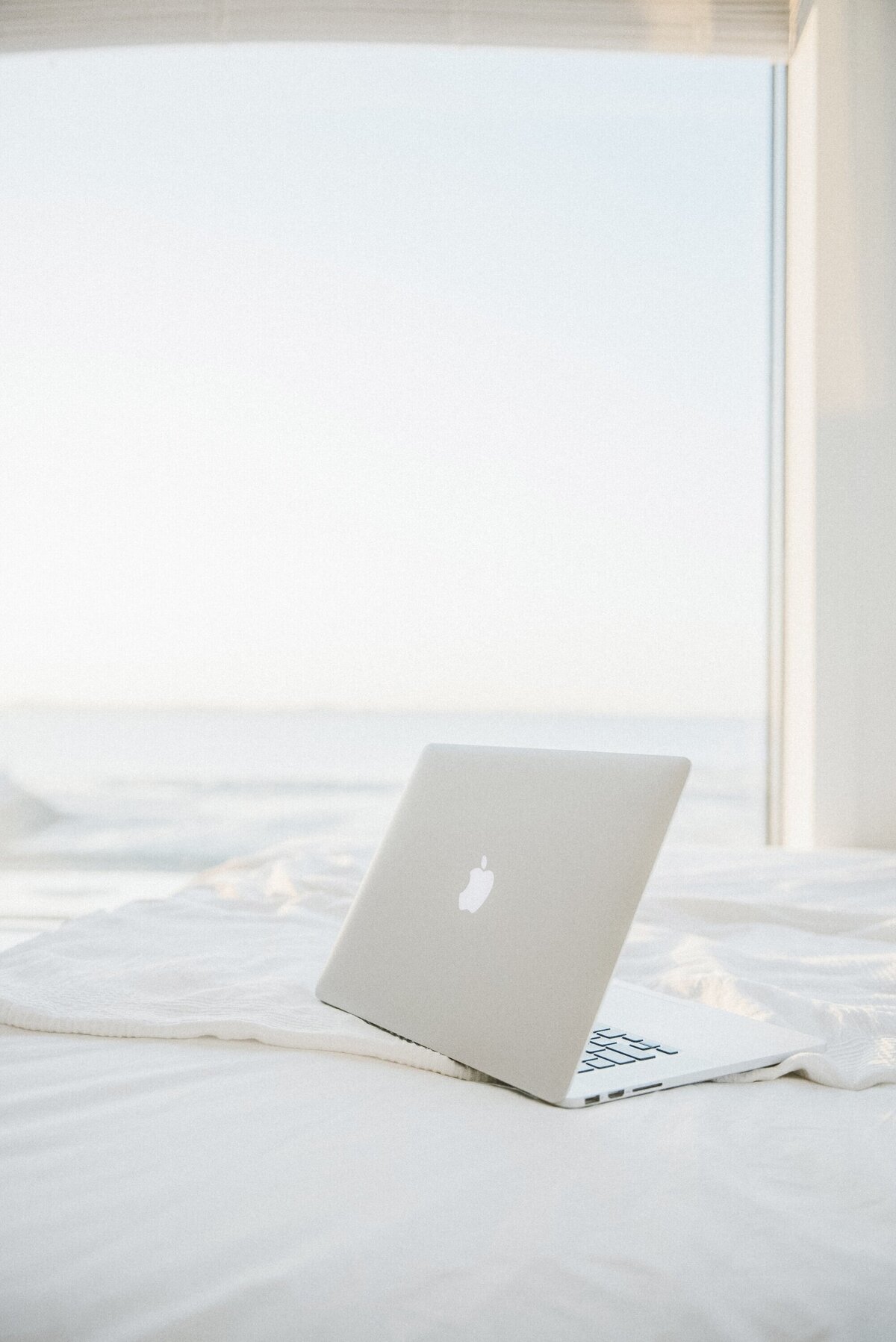 suhyeon-choi-es9az5itox8-unsplash