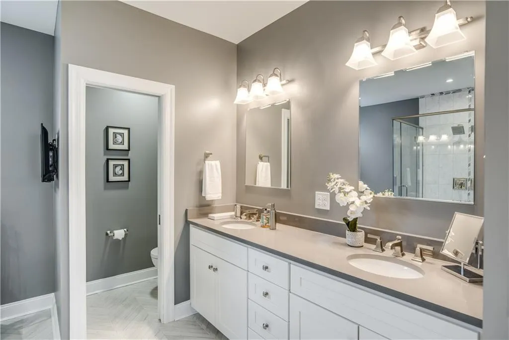 Bright and inviting staged bathroom showcasing functional design for quick home sale